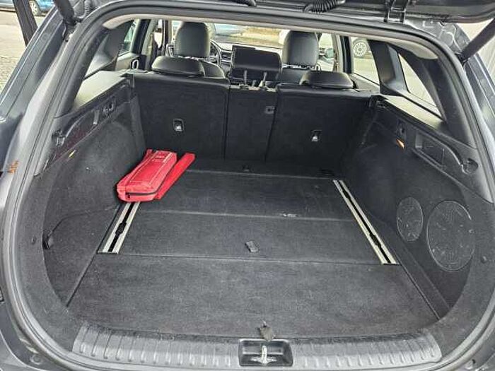 Kia Ceed Kombilimo. 1.4 T-GDI DCT OPF Spirit