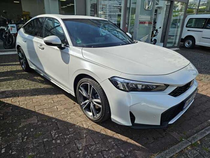 Honda Civic e: HEV 2.0 i-MMD Hybrid Advance 2026 m. Navi/Kamera