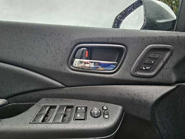 Honda CR-V Diesel 2.2i DTEC 4WD Automatik Executive /AHK 2000kg