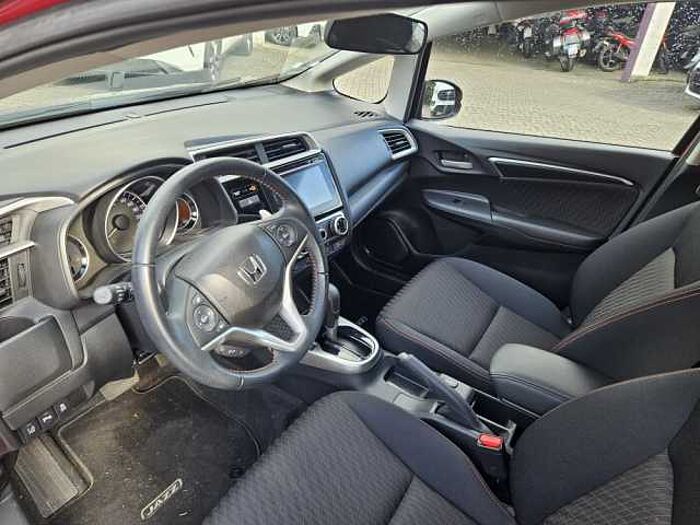 Honda Jazz 1.5 i-VTEC CVT Dynamic m. Automatik u. NAVI