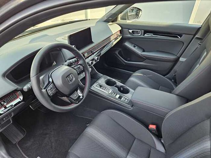 Honda Civic e: HEV 2.0 i-MMD Hybrid Sport